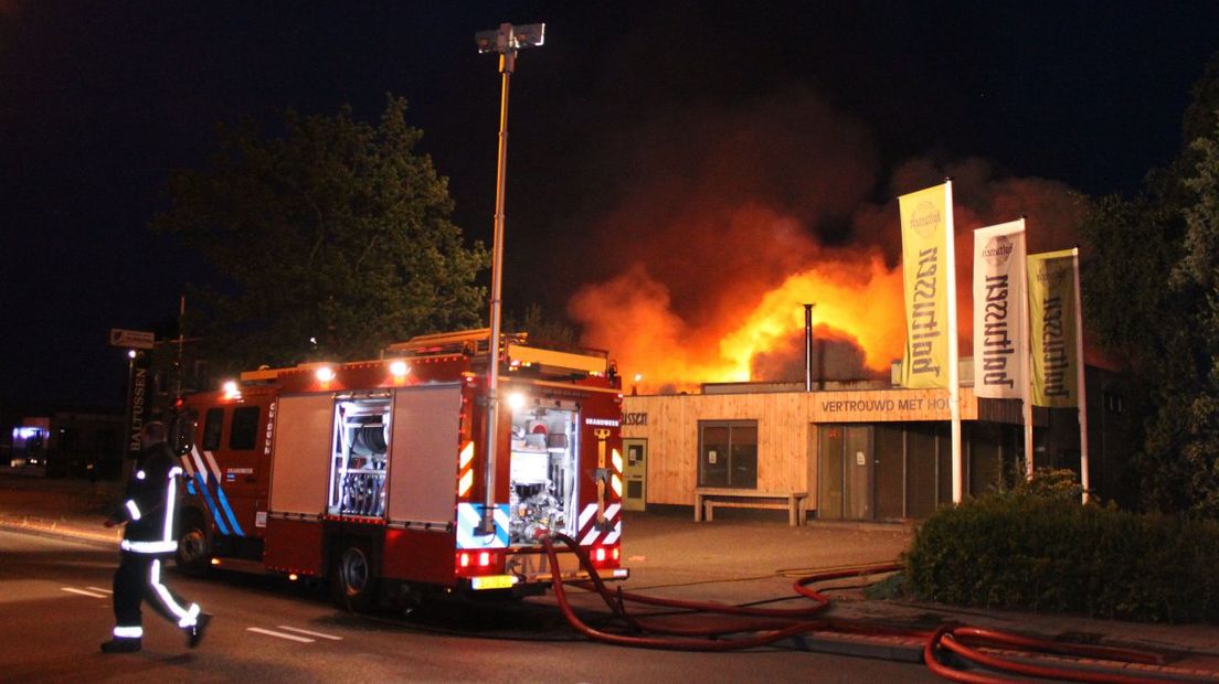 De brand bij Baltussen Parket in Hoogeveen