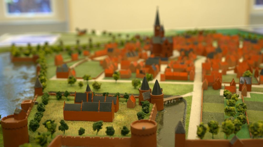 De maquette met in de voorgrond kasteel Wageningen.