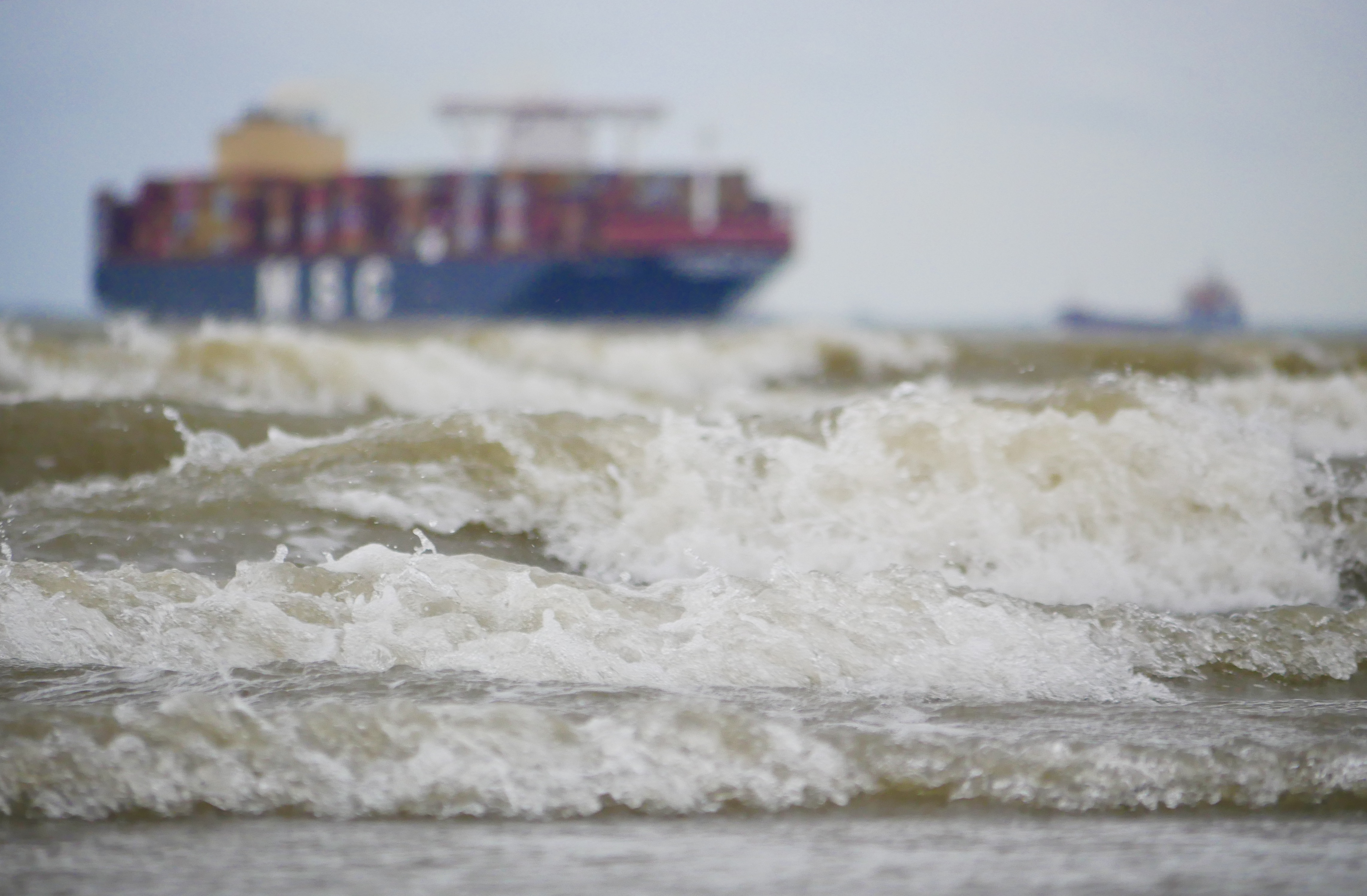 Opnieuw Bommelding Voor Schip Op Weg Naar Antwerpen, Schip Weer ...