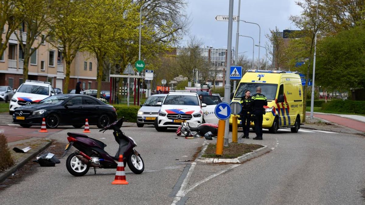 Scooterrijder naar ziekenhuis na botsing met andere scooter