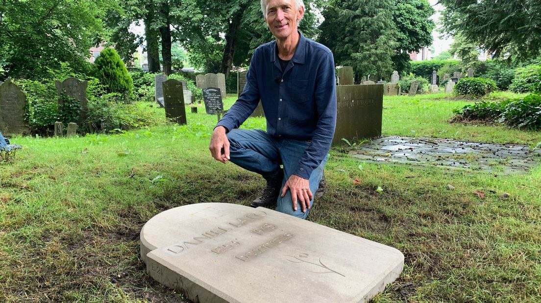 Theo de Kogel zorgt alsnog voor grafsteen voor botanicus Daniël Lako