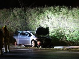 112-nieuws | Auto rijdt lantaarnpaal uit de grond - Ravage bij ongeluk