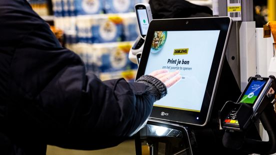 Tiener niet aangenomen bij supermarkt vanwege het dragen van een hoofddoek Home
