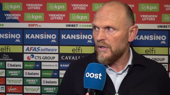 Twente-trainer Joseph Oosting baalt van nederlaag bij AZ: "Heel vervelend"
