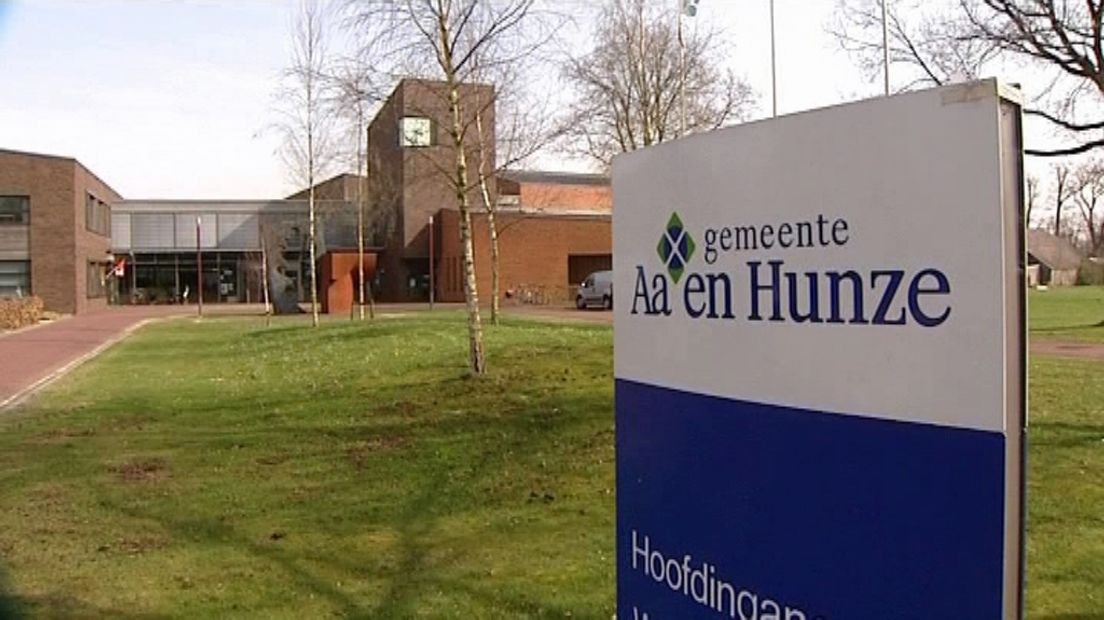 Het gemeentehuis van Aa en Hunze (Rechten: archief RTV Drenthe)