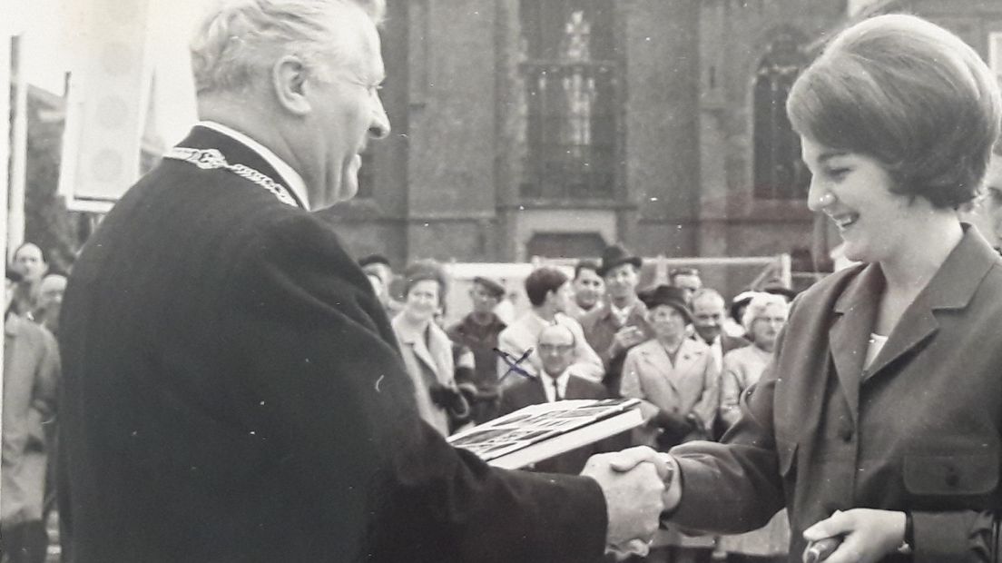 Maria van der Lelie uit Arnhem viert dinsdag haar verjaardag. Die dag is het precies 75 jaar geleden dat ze als 'Market Garden-baby' ter wereld kwam. Maria, nu Riet, vertelt haar verhaal in Gelderland Helpt.