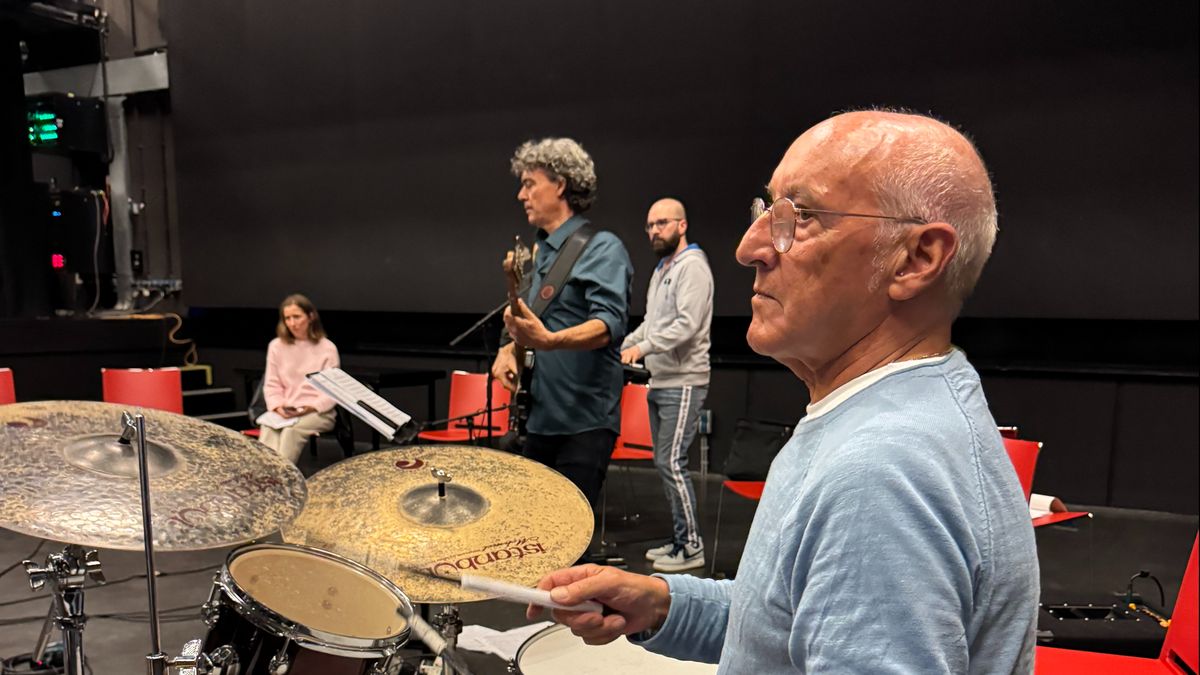 Muziekproject Rowwen Hèze-bassist verenigt vele nationaliteiten van Roermond
