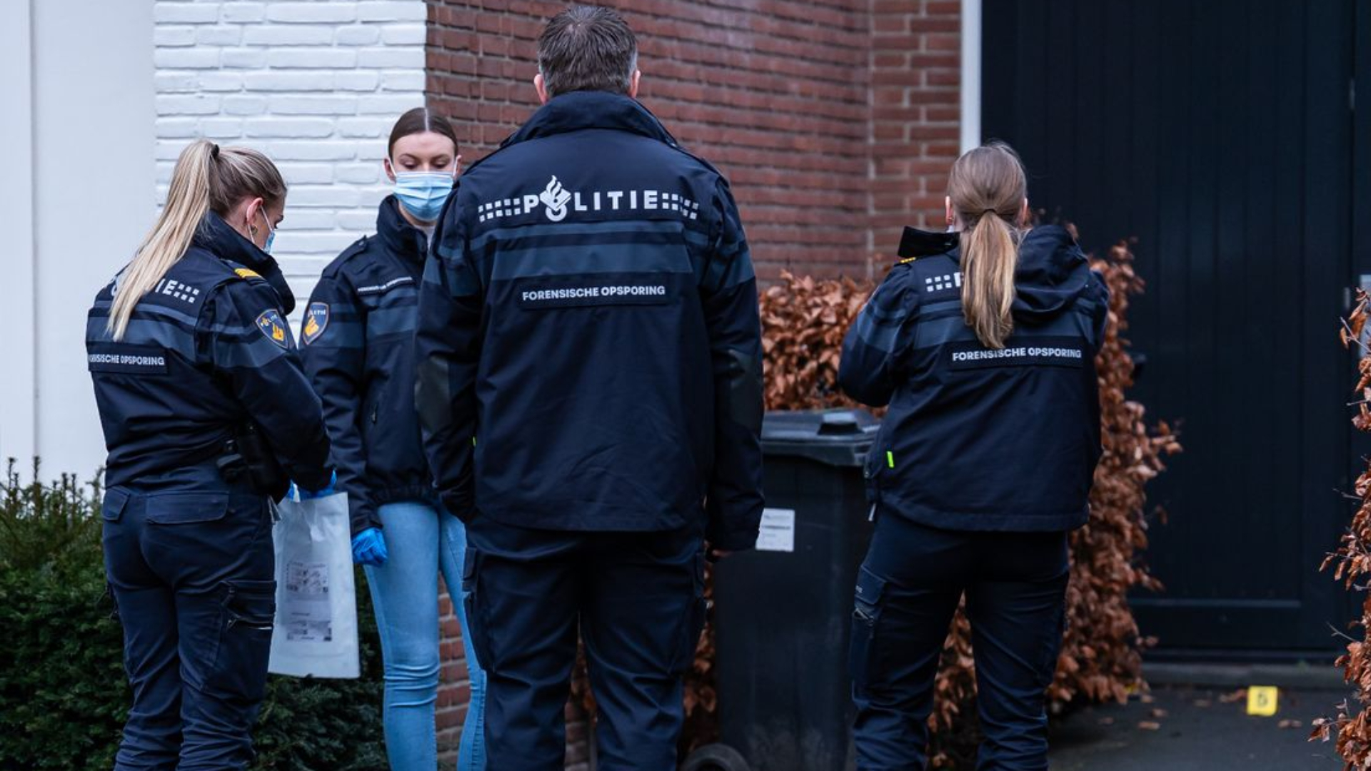 Politie-onderzoek in Schiebroek, na een van de pogingen tot verkrachting