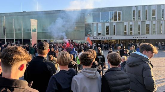 Burgemeester slaat alarm over jeugd bij demonstraties IJsselstein Home