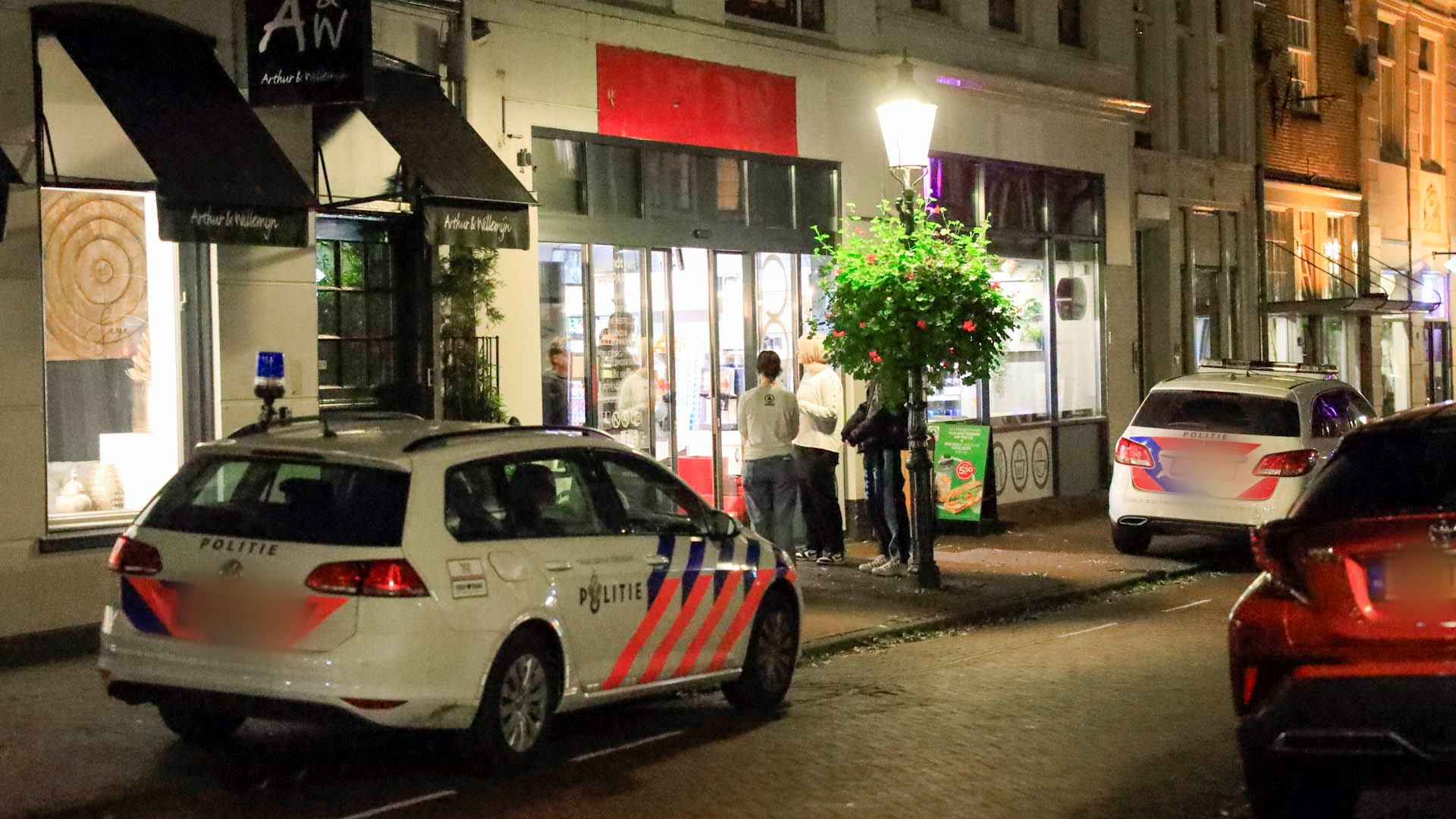 Gewapende Overval In Amersfoort, Politie Geeft Signalement Verdachte ...