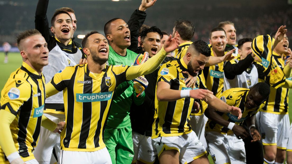 Vitesse viert het behalen van de bekerfinale