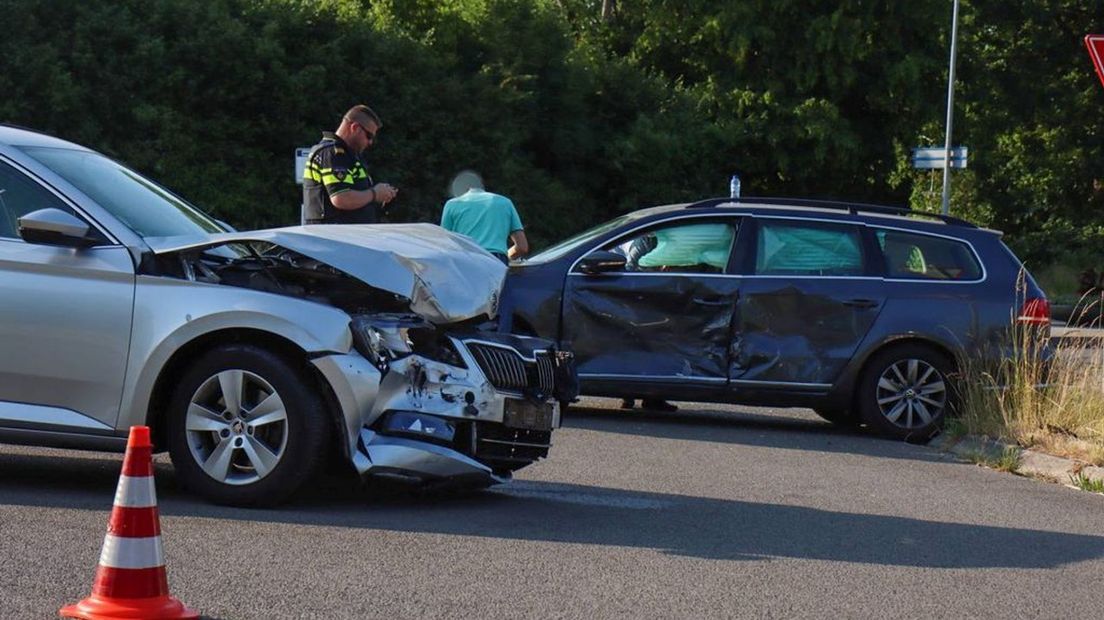 De gebotste auto's in Barneveld.