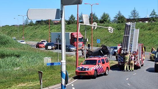 Auto slaat over de kop in Veenendaal Home
