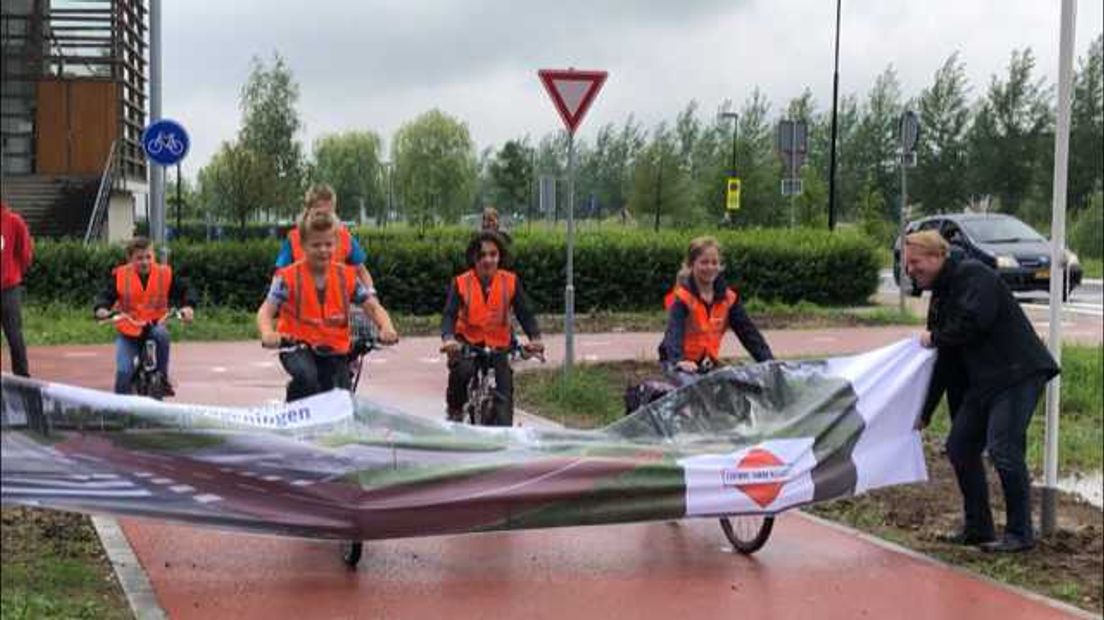 Opening fietsrotonde Kortenoord/Nijlantsingel Wageningen.