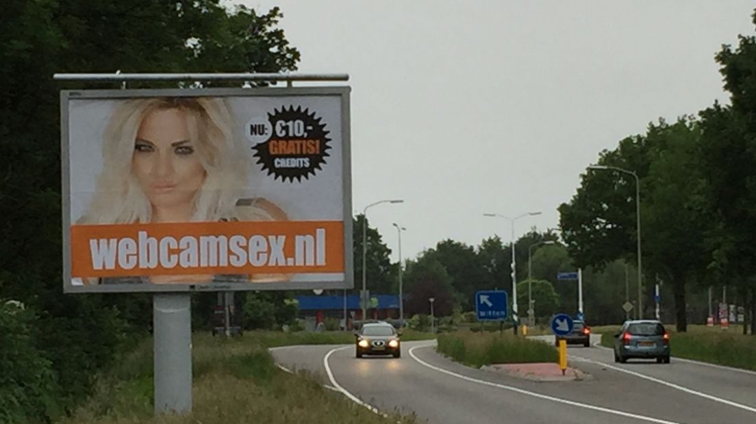 Het reclamebord aan de Europaweg-Zuid (Rechten: Frank Andringa / RTV Drenthe)
