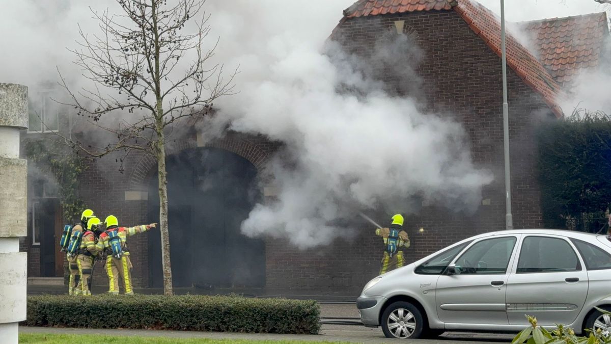Brand Munstergeleen mogelijk aangestoken: politie zoekt tieners