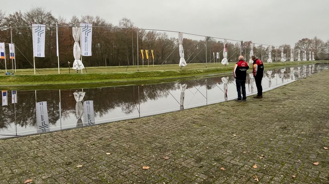 Zondagmiddag ligt er nog geen ijs op de baan