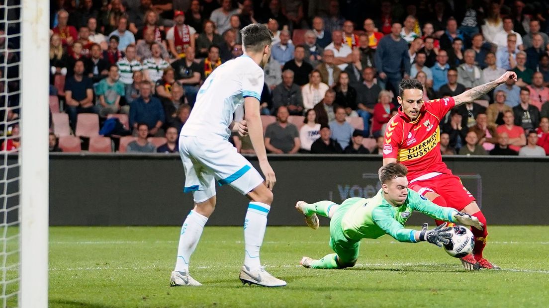 Jaroslav Navratil in actie tijdens de enige thuiszege van GA Eagles op Jong PSV