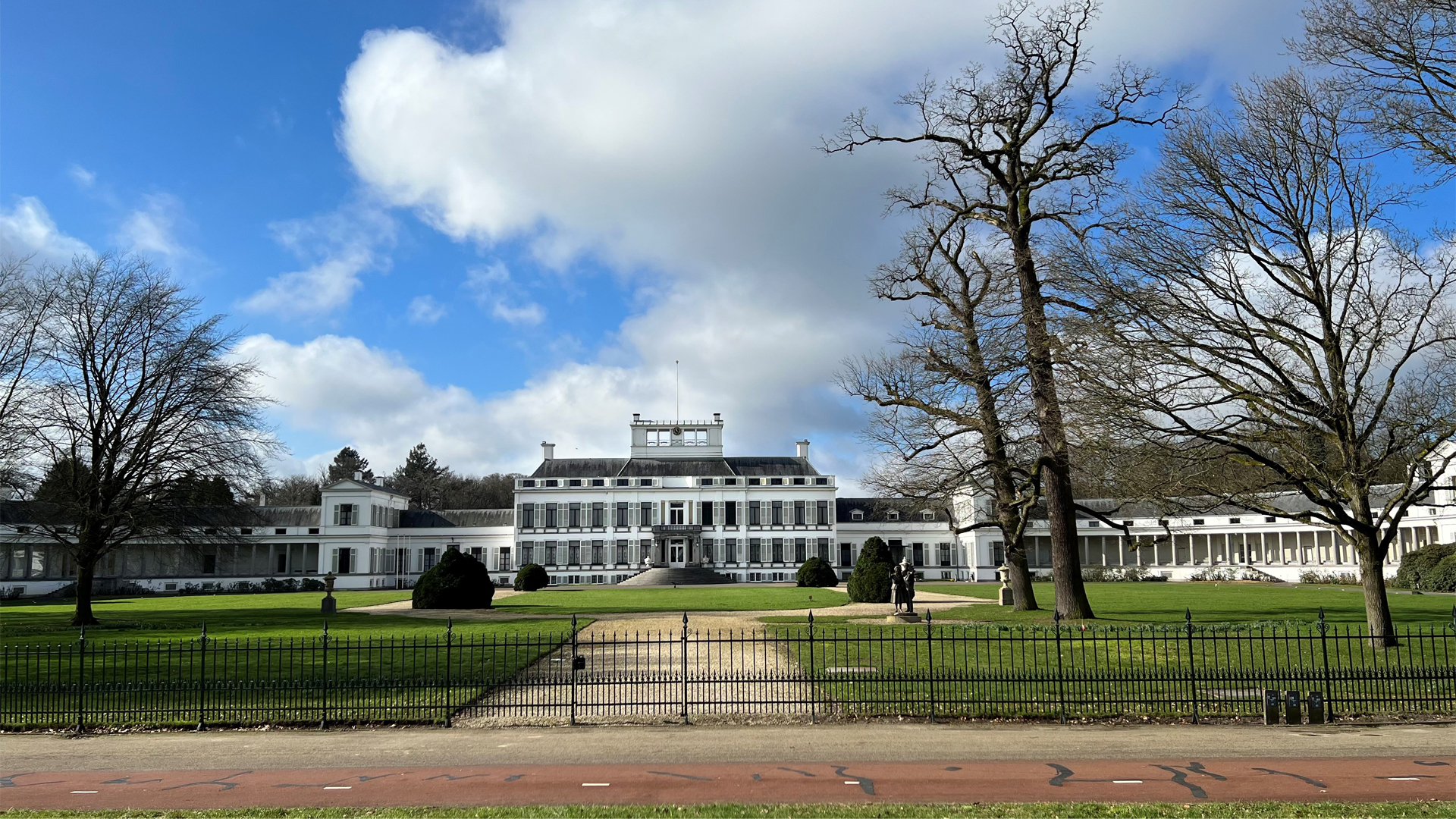 Paleis Soestdijk Wil Dat Raad Van State Opschiet Met Uitspraak, Maar ...