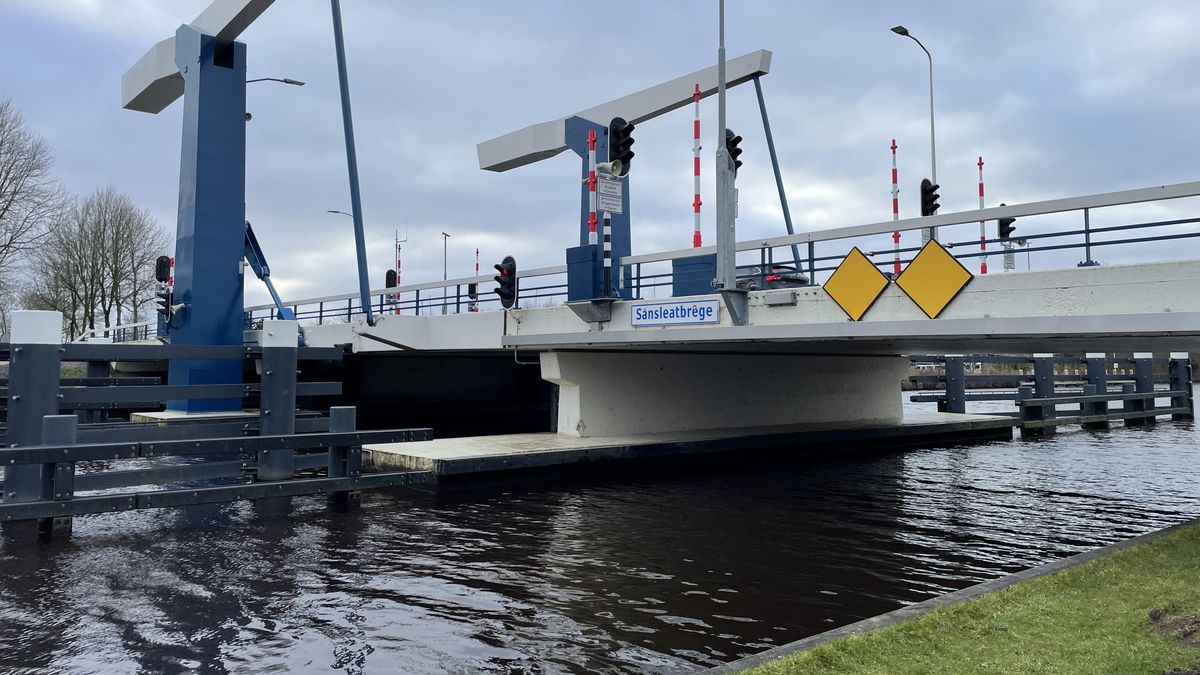 Technische storing aan de Nije Sânsleatbrug in Terherne weer voorbij