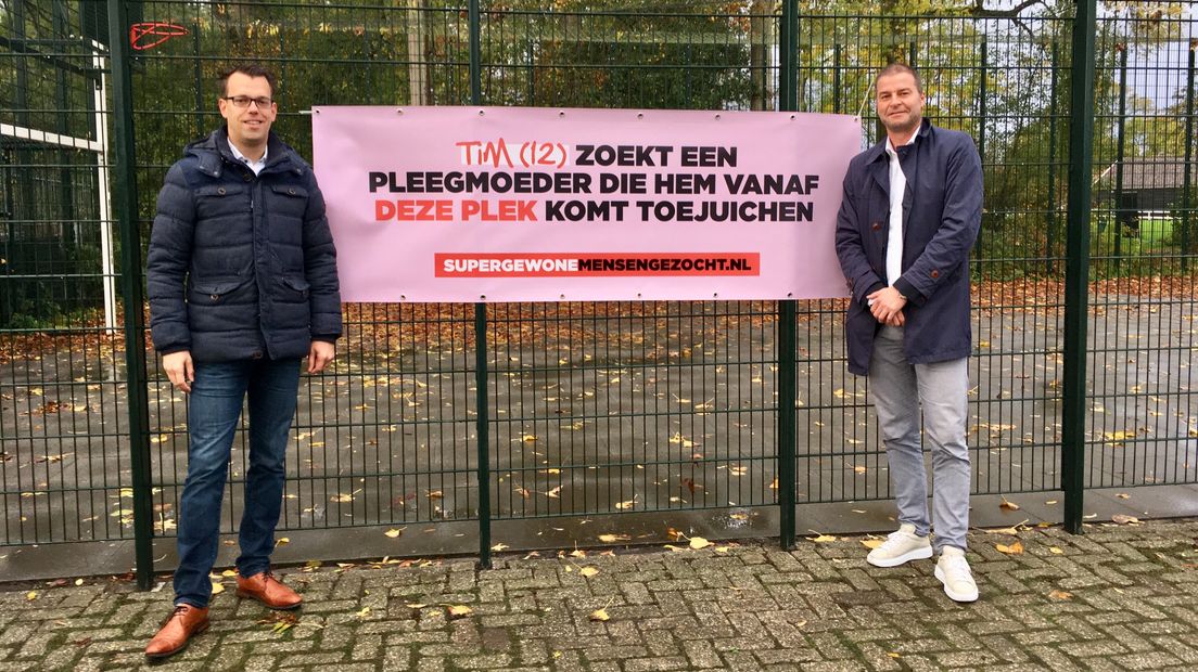 Spandoek met oproep voor de pleegzorg