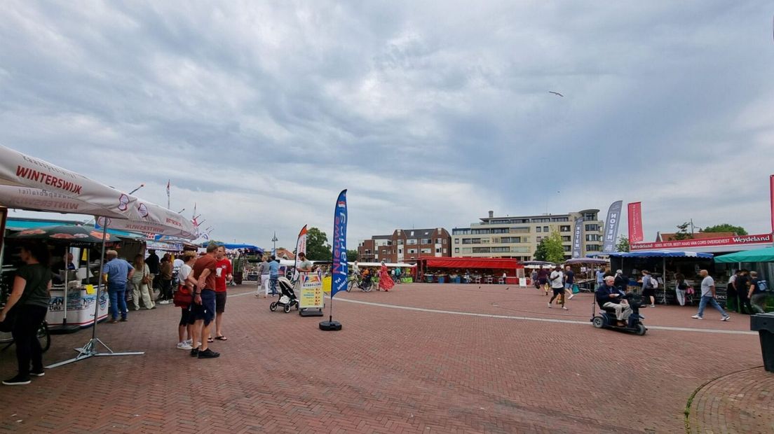 De zaterdagmarkt in Leiden