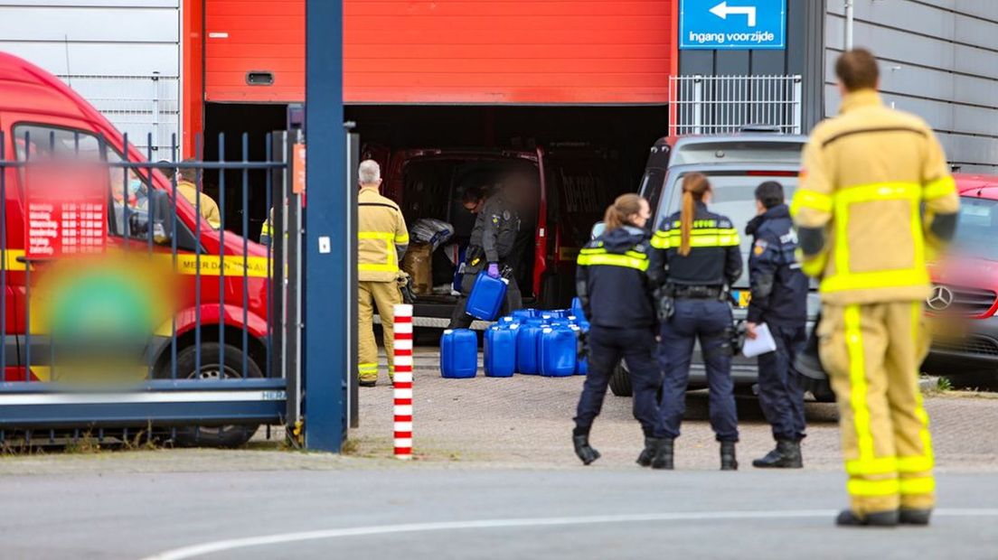 De politie nam de chemicaliën uit een busje mee op 18 november