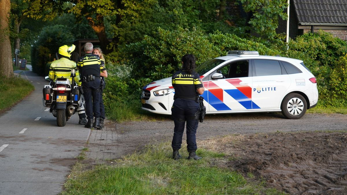 Politie zoekt met honden en helikopter naar vluchter in Hooghalen