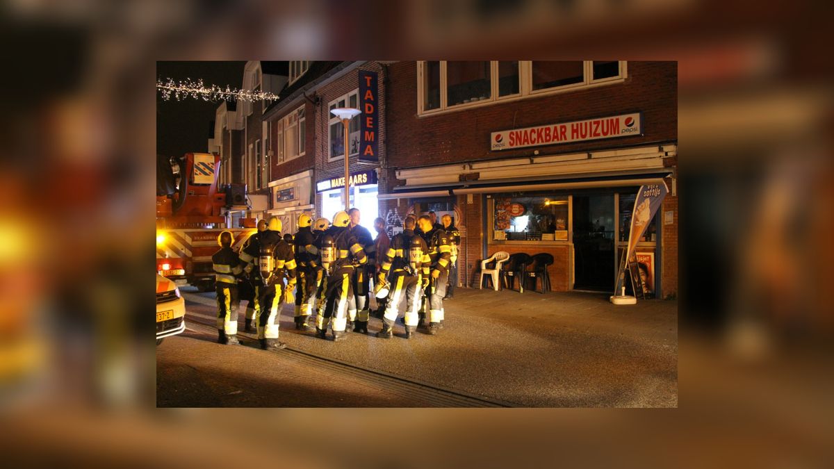 Brandweer redt paard uit de Mantgumer Feart