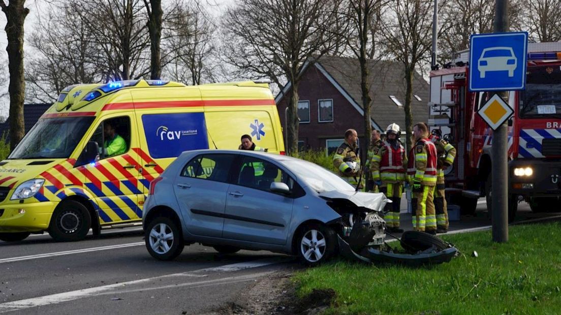 Weg afgesloten na ongeluk bij Balkbrug