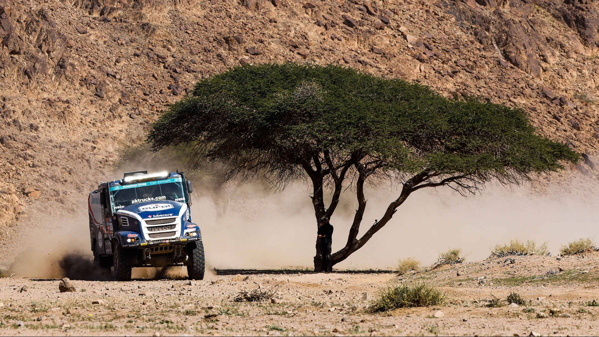 Van den Brink verliest uur in Dakar • NEC wil Chery Omroep Gelderland