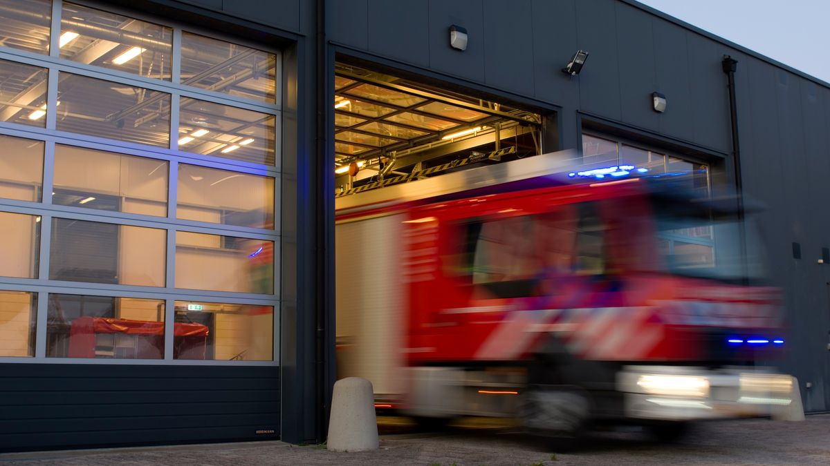 Uitslaande brand in schuur in Haulerwijk