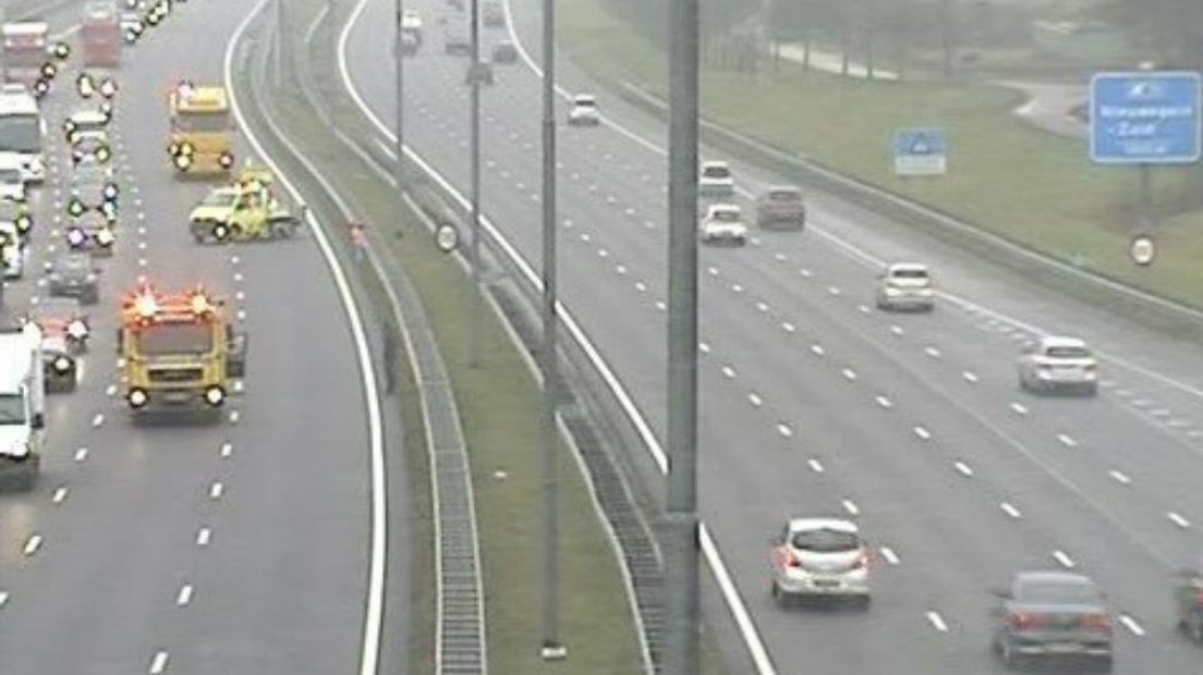 Automobilist met pech krijgt assistentie op de A2