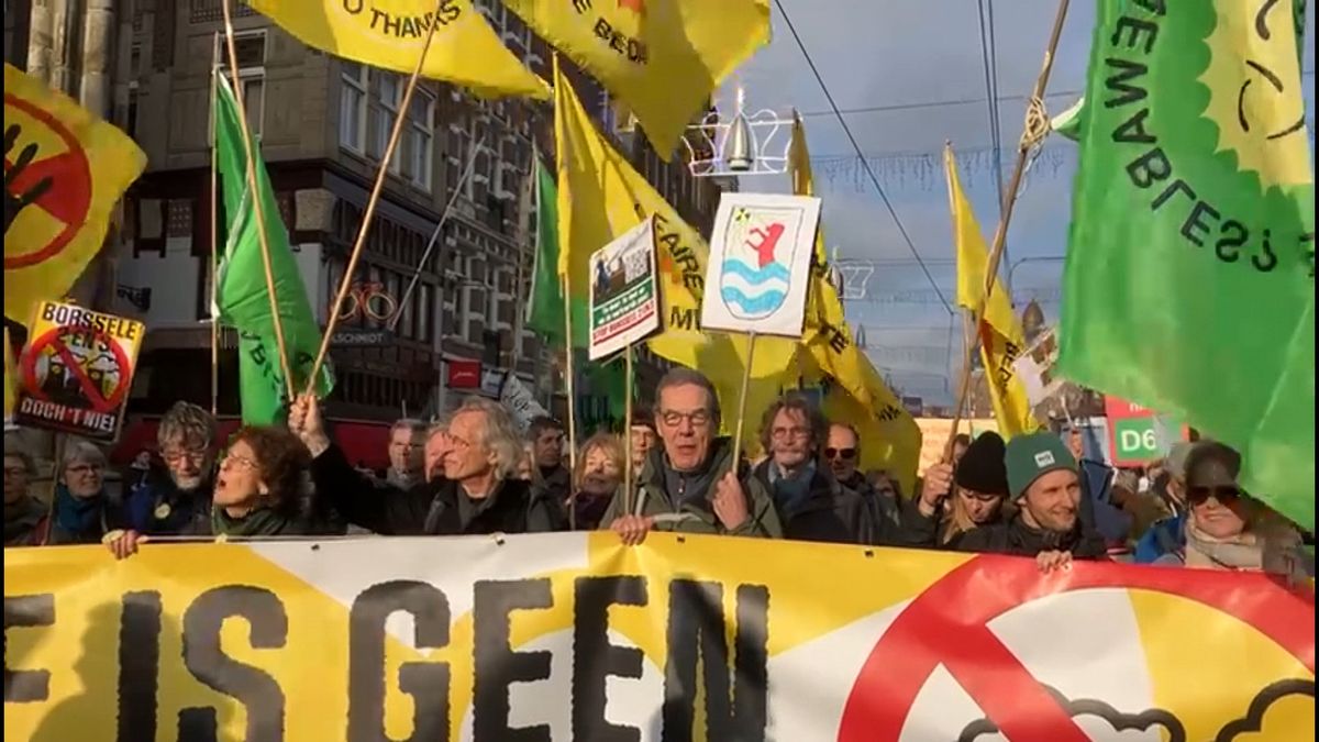 Zeeuwse activisten laten stem horen bij klimaatmars in Amsterdam