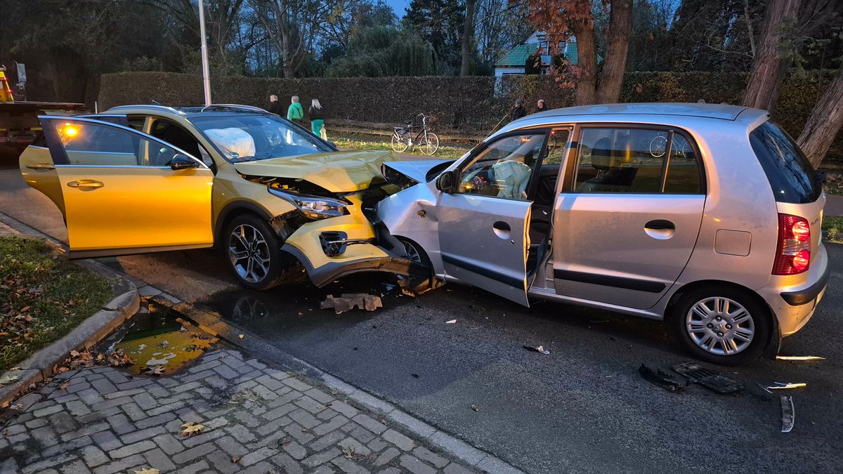 Gewonde bij frontale botsing in Hoogeveen