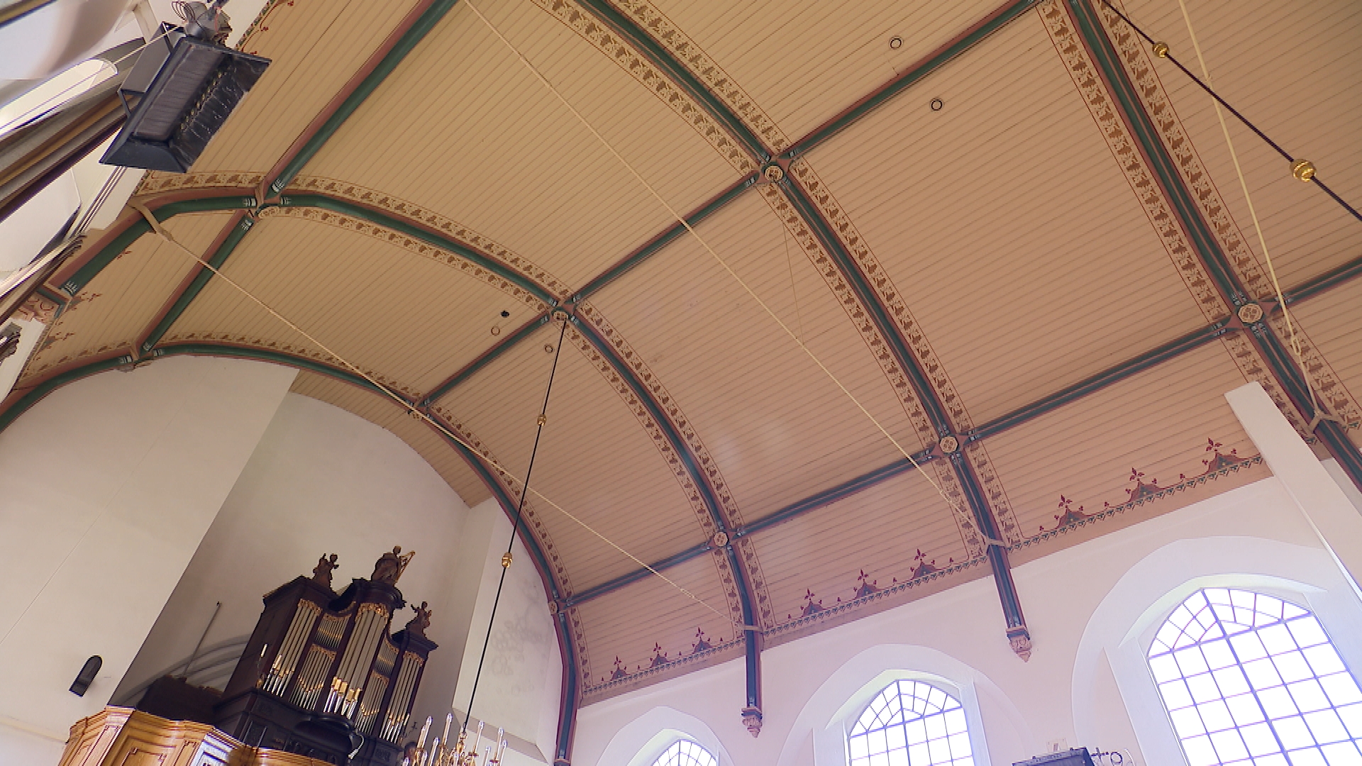 Het plafond van de Maartenskerk in Baarland