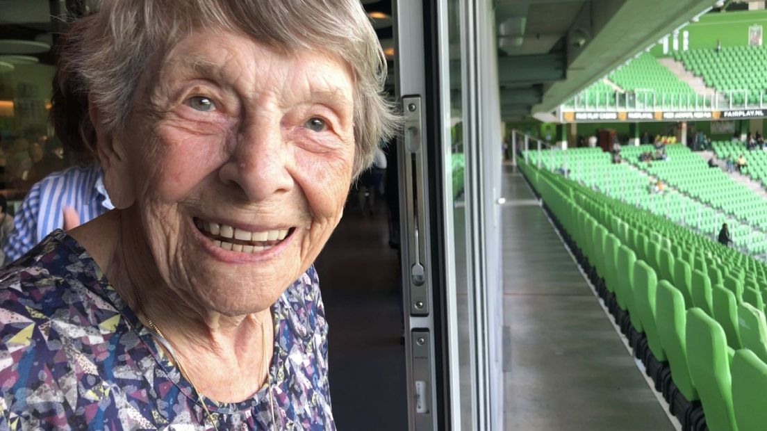 De 100-jarige Bien Bos-Van der Laan is een groot FC Groningen-fan