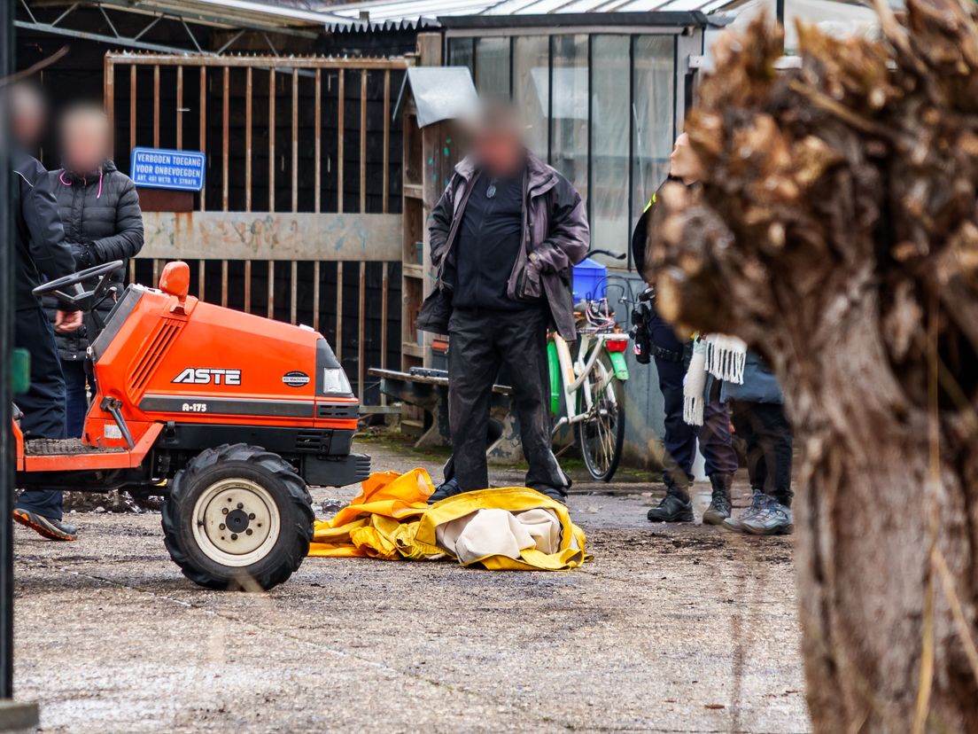 Een kleine tractor reed het slachtoffer aan