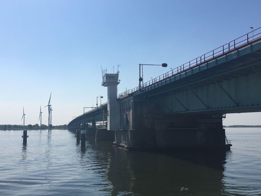 De Haringvlietbrug