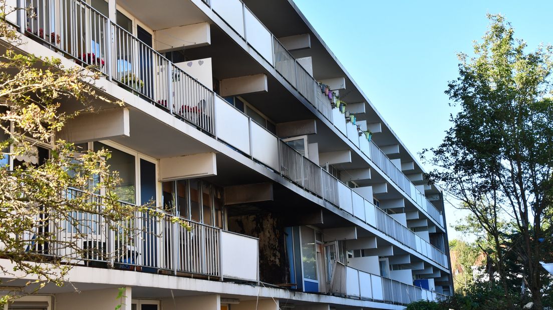 Schade van de explosie en brand aan de flat in Vlissingen