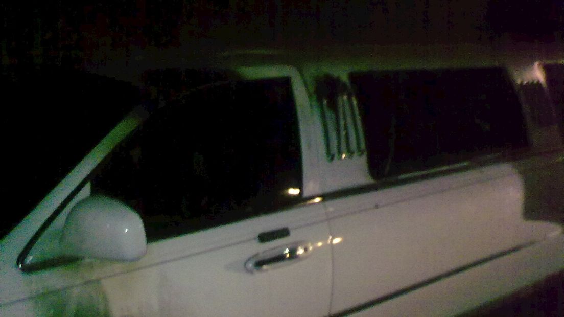 Witte limo ernstg beschadigd