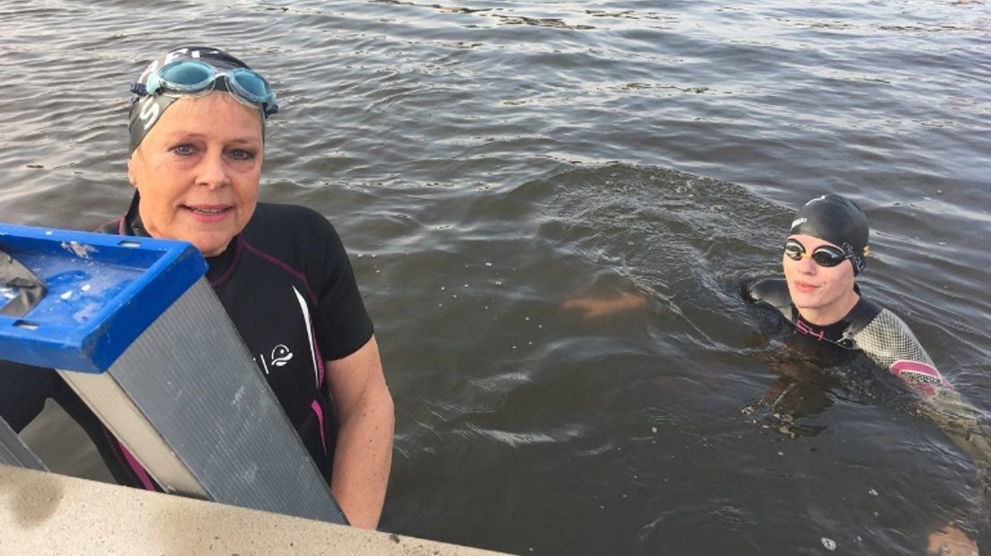 Antoinette Peters: "We hebben 650 meter gezwommen en die 2 kilometer gaat zeker lukken!" (Rechten: RTV Drenthe/Hielke Meijer)