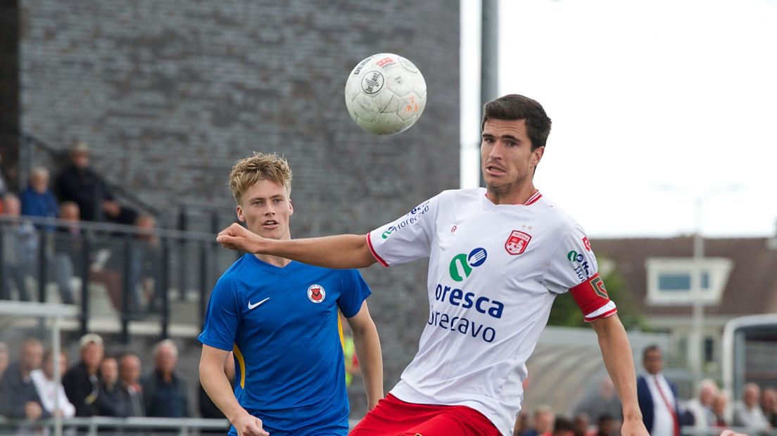 Emiel Wendt in actie voor VV Noordwijk