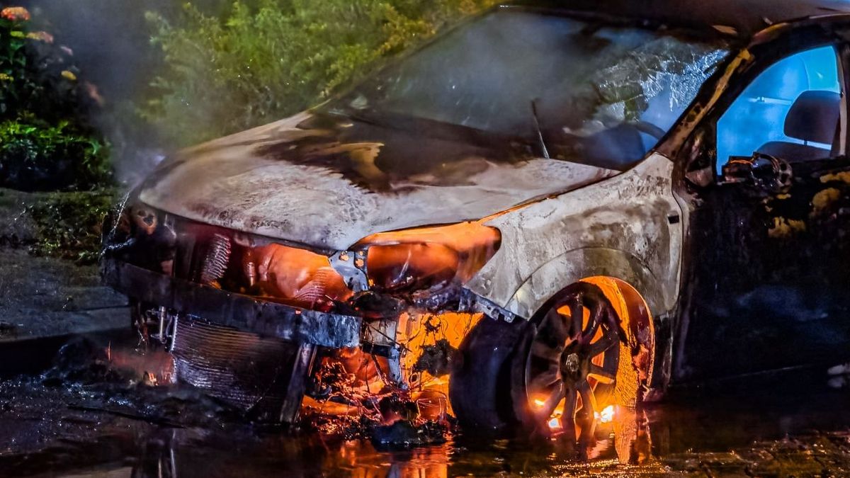 112 Nieuws: Autobranden in Hengelo en Deventer
