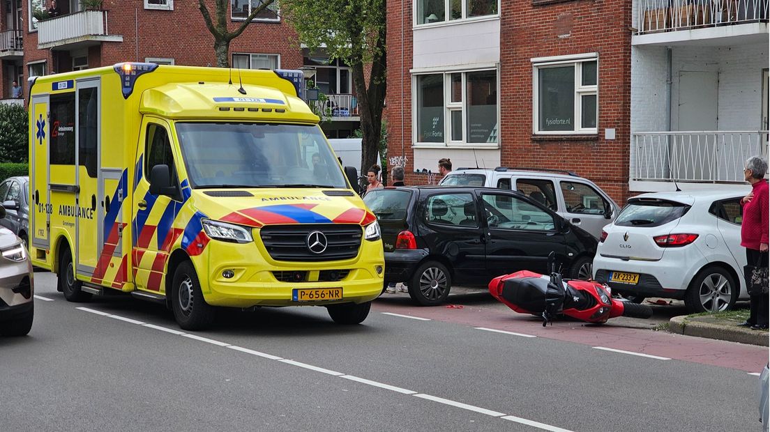 De  bestuurder van de scooter raakte gewond