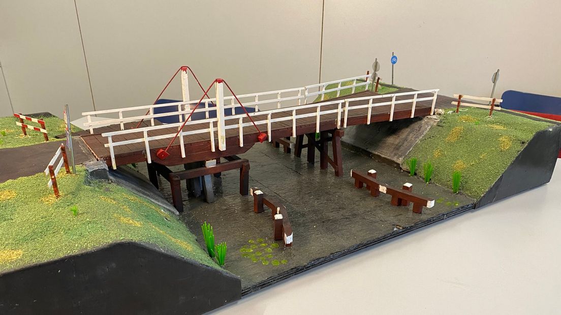 De maquette van de oude brug in Westenesch (Rechten: RTV Drenthe/Ronald Oostingh)