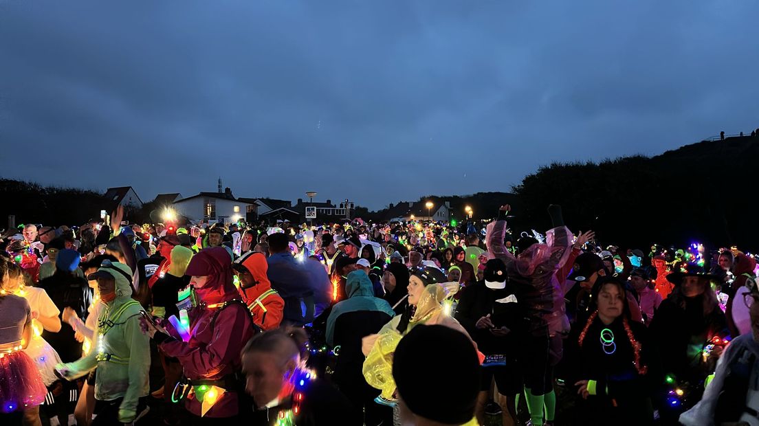 Deelnemers van de DELTA Light Kustrun klaar voor de start in 2025