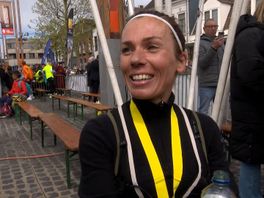 Wel Zeeuwse winnaar bij de vrouwen: Ada Geuze wint Marathon Zeeuws-Vlaanderen met overmacht