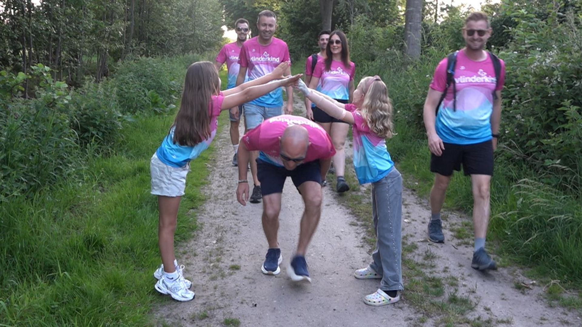 Stan deed een belofte op de radio, nu moet hij 200 kilometer lopen
