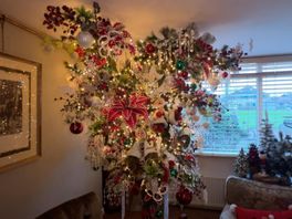 René verzamelt als sinds zijn negende kerstspullen en heeft in de koude wintermaanden zijn huis vol staan met kerstversiering.